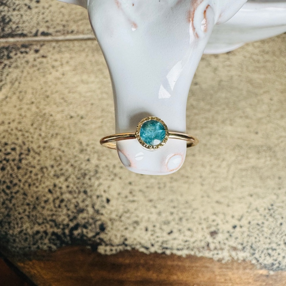 14KYG Romantic Secret Apatite Ring